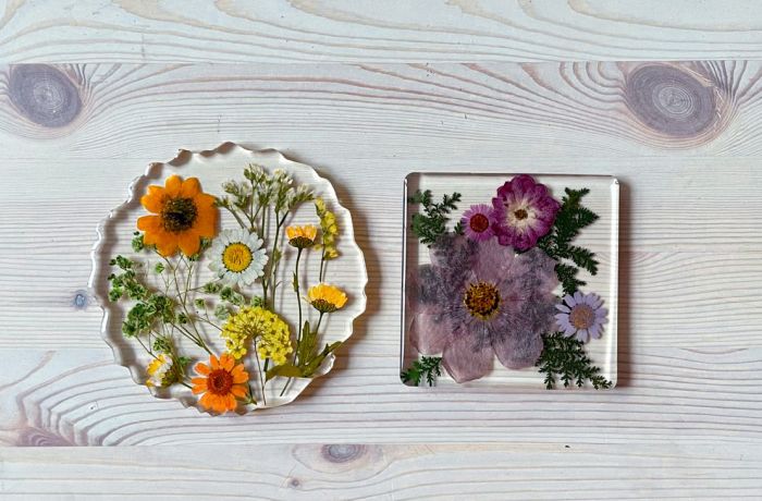 learn how to make epoxy resin flower coasters