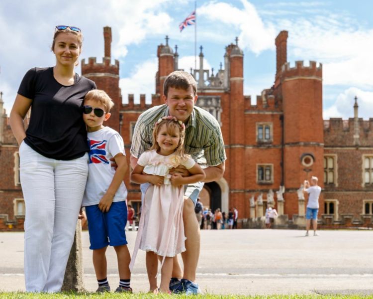 Hampton court