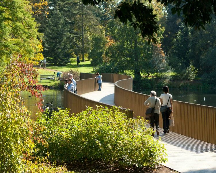 Lake and sackler crossing