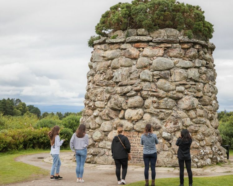 loch ness cruise, urquhart castle and outlander day tour from inverness