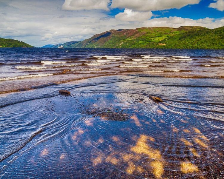 loch ness cruise, urquhart castle and outlander day tour from inverness