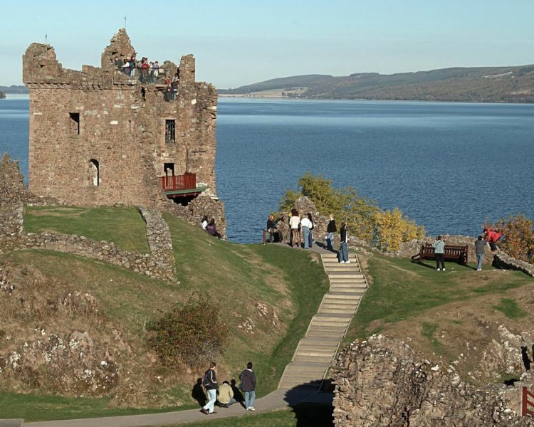 loch ness cruise, urquhart castle and outlander day tour from inverness