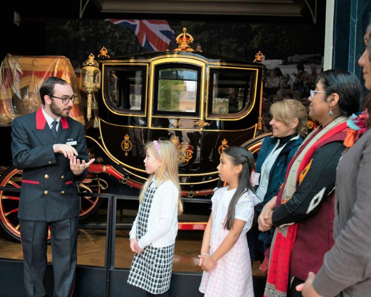 the royal mews at buckingham palace entrance