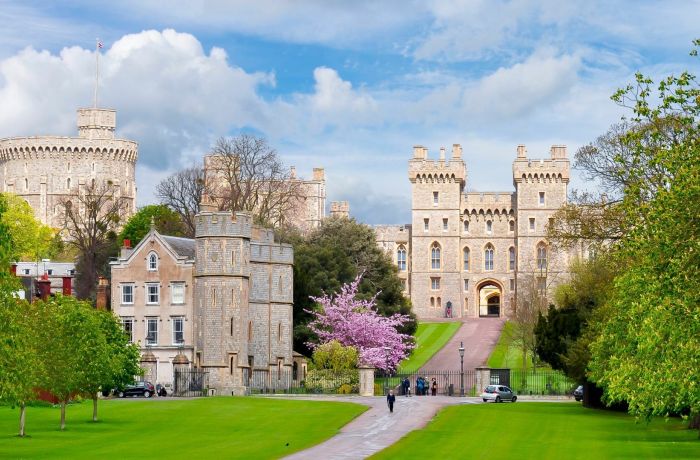 Windsor castle exterior23