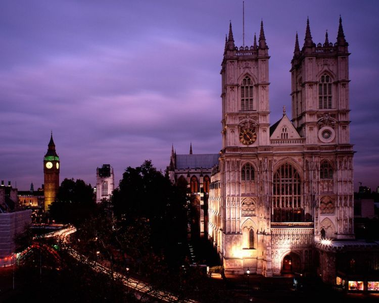 Westminster Abbey exterior at night
