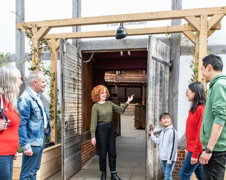 shakespeare’s globe theatre story and guided tour
