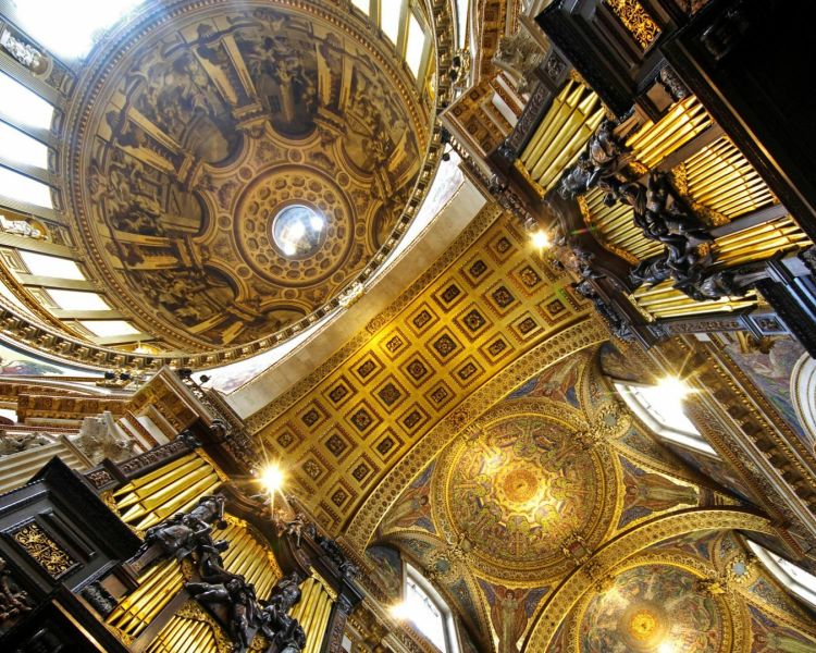 st paul’s cathedral entrance