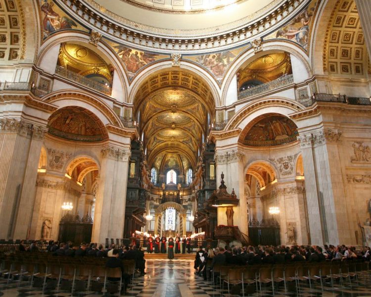 st paul’s cathedral entrance