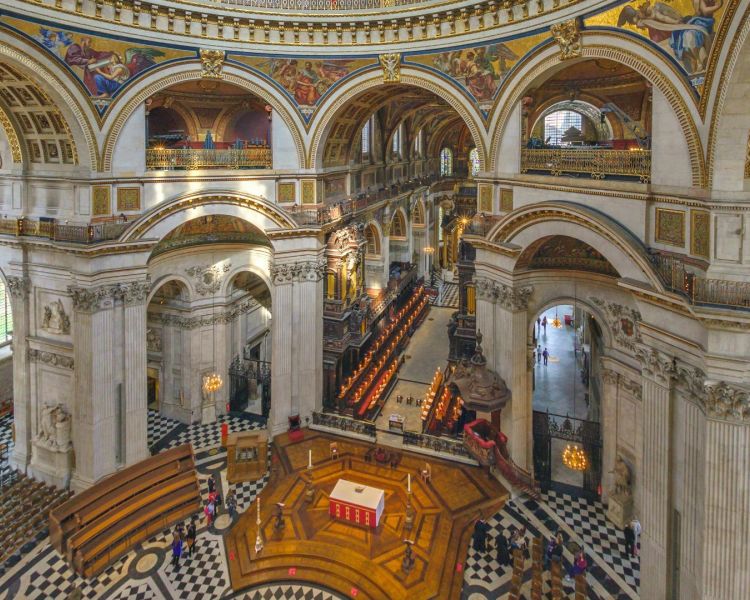 st paul’s cathedral entrance