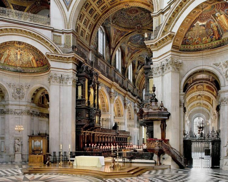 st paul’s cathedral entrance