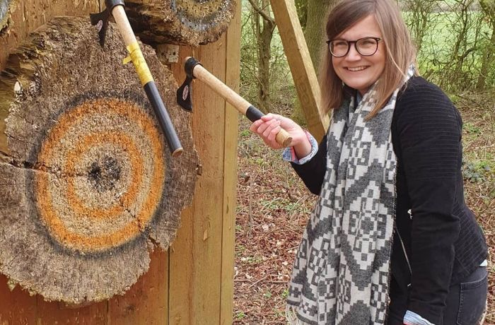 Axe throwing 9