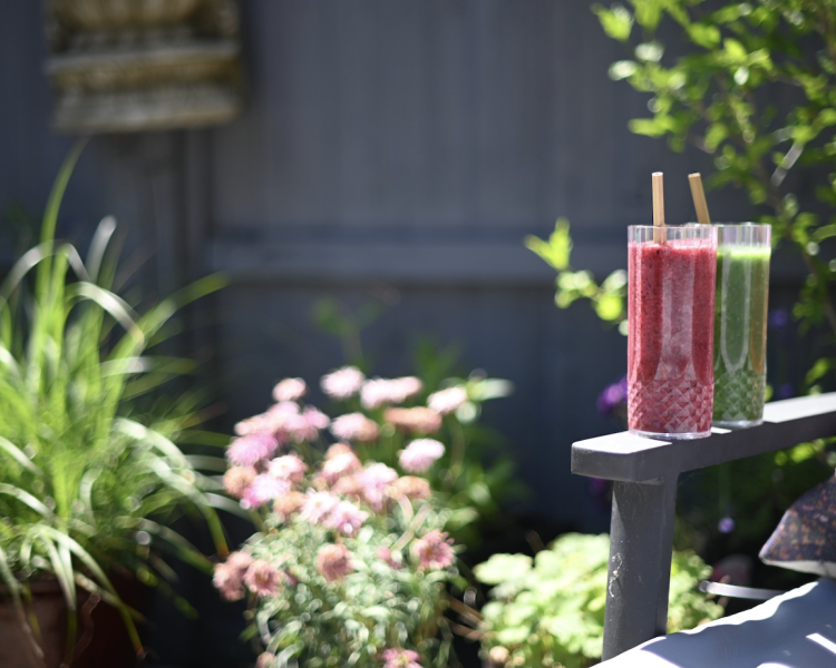 Smoothie in the garden