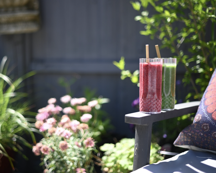 Smoothie in the garden