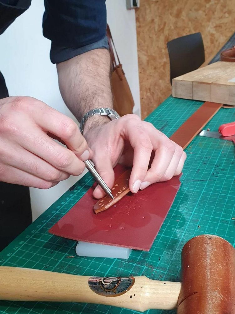 Leather belt