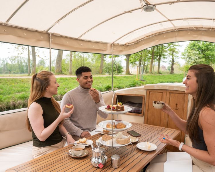 afternoon tea river cruise in oxford