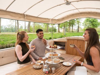 afternoon tea river cruise in oxford