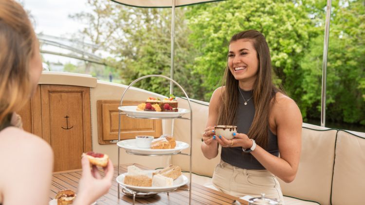 afternoon tea river cruise in oxford