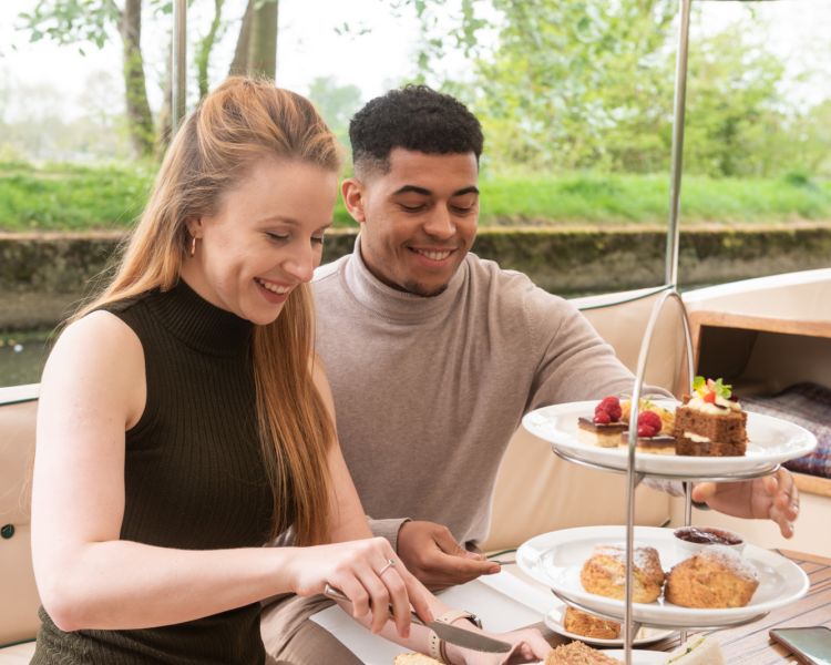 afternoon tea river cruise in oxford