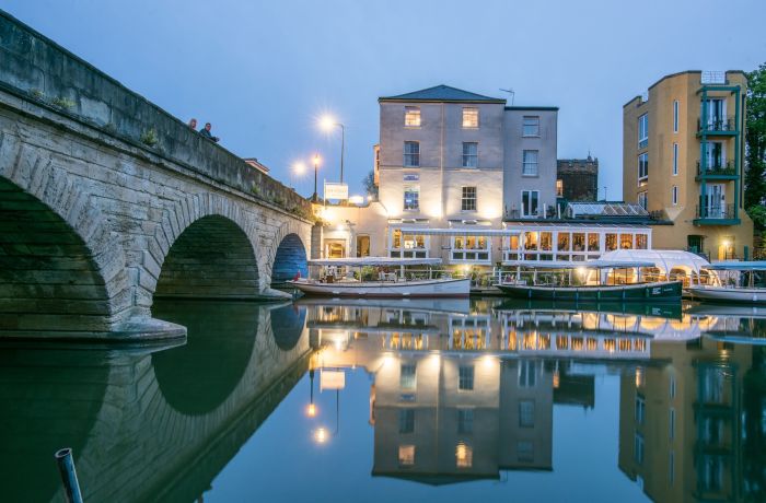 oxford river cruise with meal at the folly restaurant