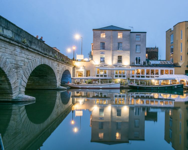 oxford river cruise with meal at the folly restaurant