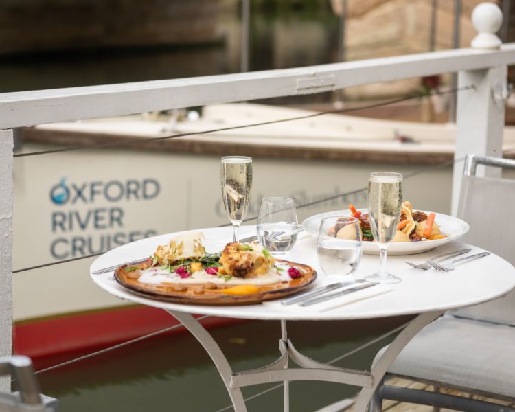 oxford river cruise with meal at the folly restaurant