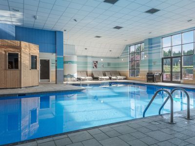 stratford Manor q hotels