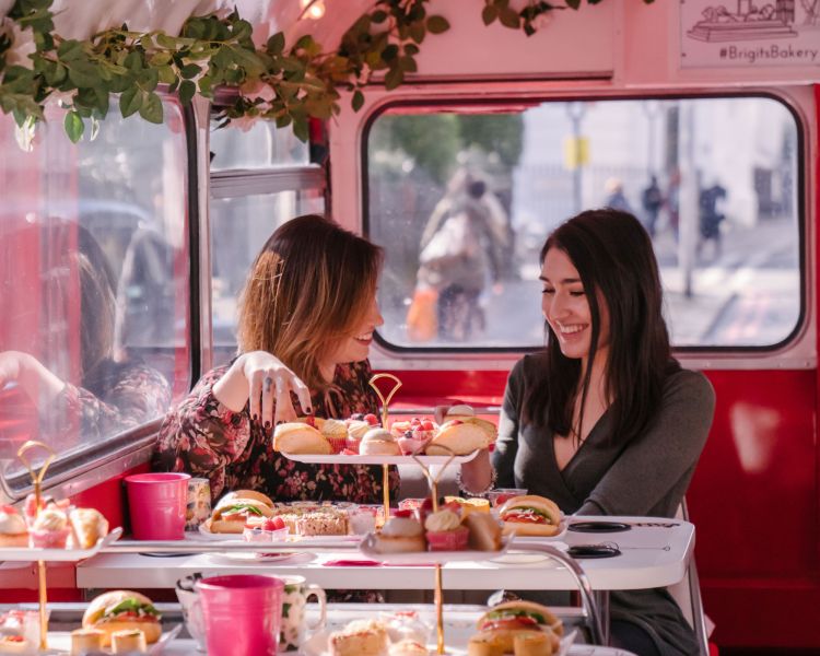 Afternoon tea bus tour London