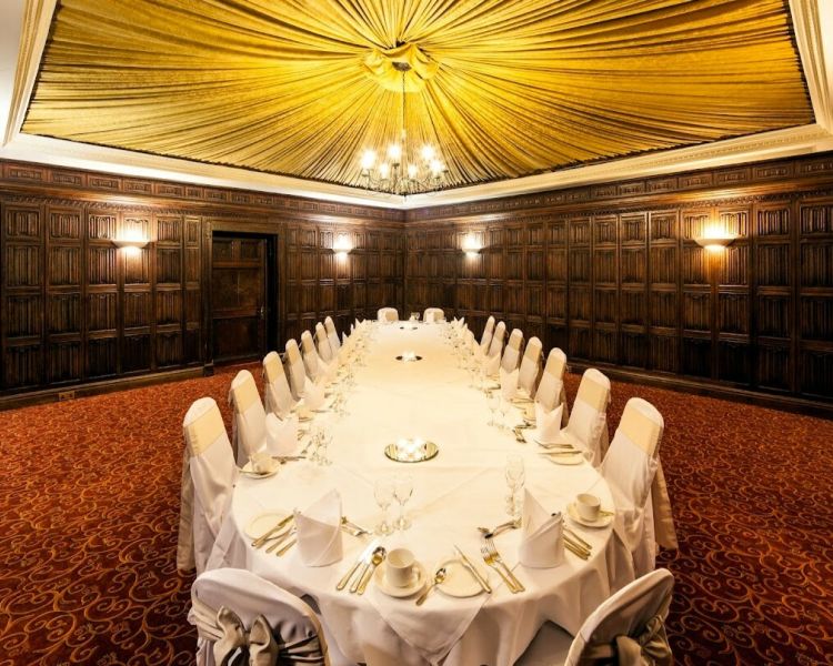 Fairfield Manor dining