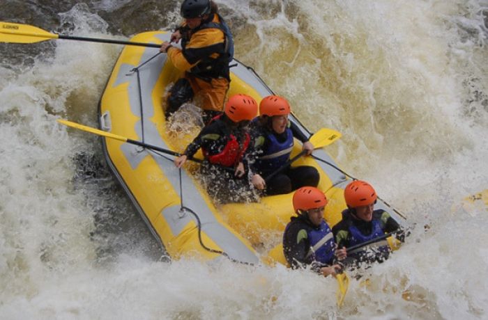 white water rafting on the river tummel experience day