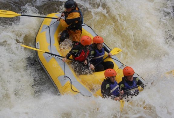 white water rafting on the river tummel experience day