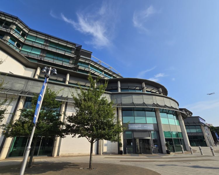 outside view of the london twickenham stadium hotel on a london break for two