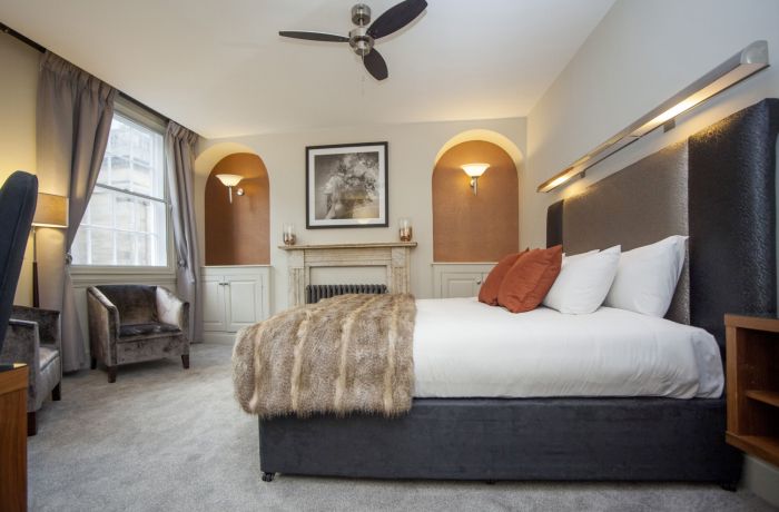 Superior Suite 12 min