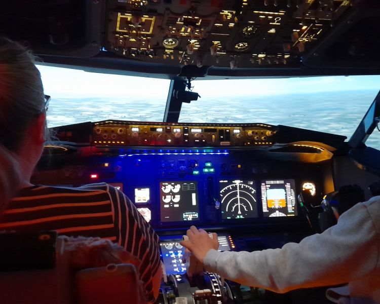 boeing 737-800 flight simulator experience in brighton