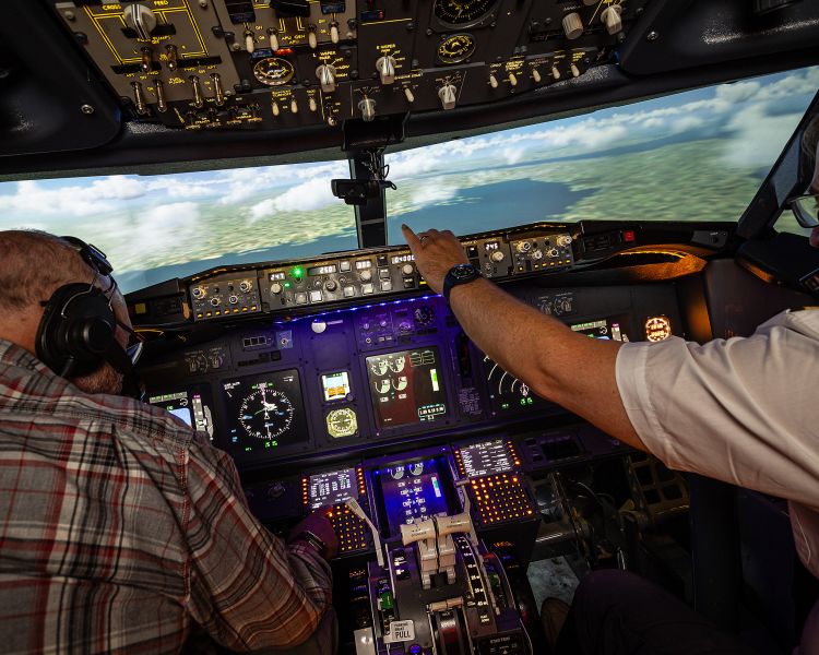 boeing 737-800 flight simulator experience in brighton