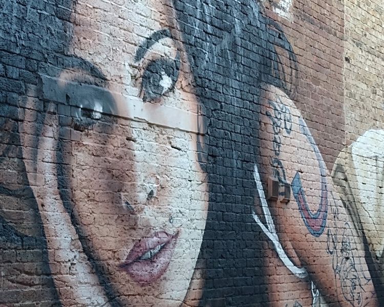 Hawley Arms Amy Winehouse Street Art 1 1 scaled