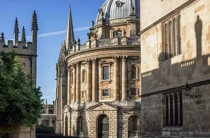 oxford universities walking tour