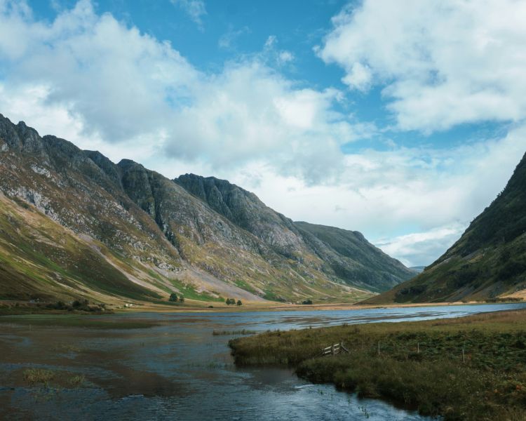 Looking westwards glencoe scotland..