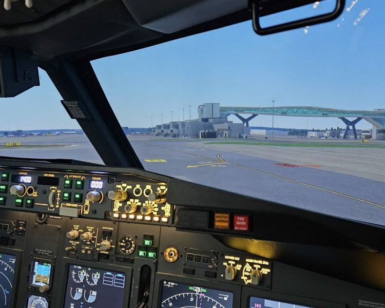 view of gatwick airport seen on a Boeing 737 - 800NG flight simulator experience