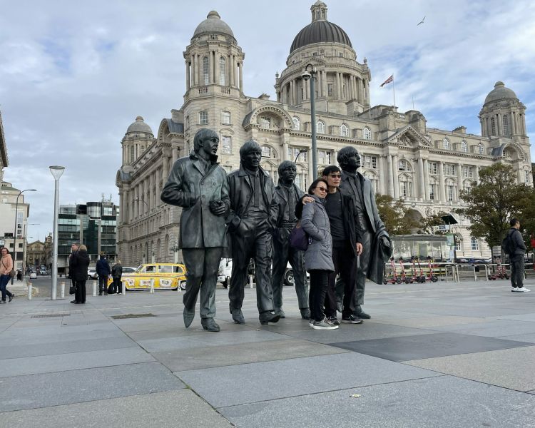 liverpool beatles tour statues