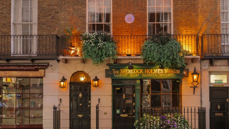 Photo of the top of the door to 221 B in london home of sherlock holmes