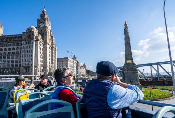 Guests on the Liverpool River Cruise Sightseeing Bus Tour