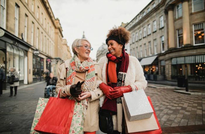 2 ladies christmas shopping