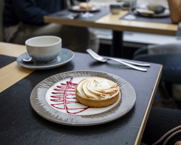 Dessert on the London Sightseeing River Cruise with Lunch