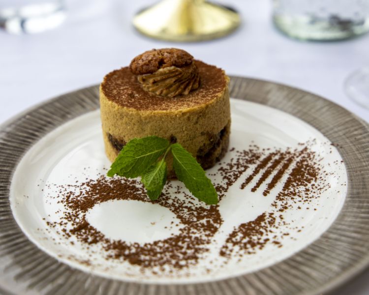 Dessert on the London Dinner River Cruise