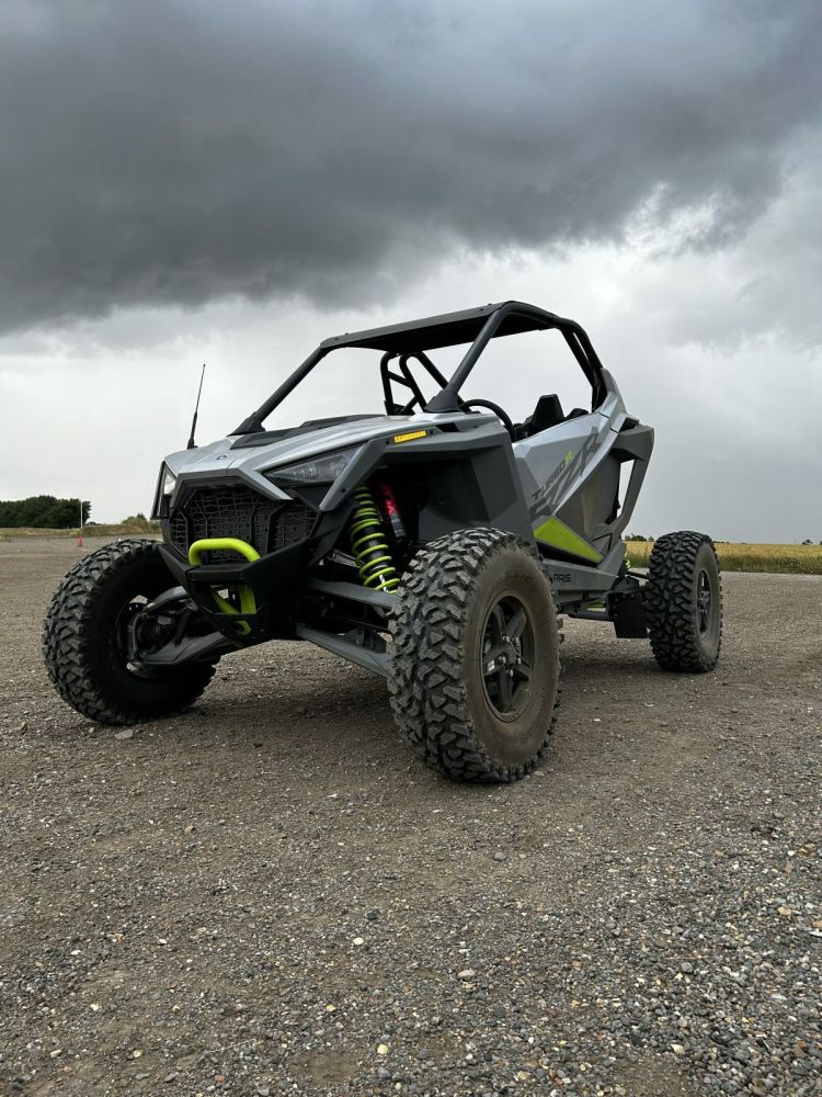 the polaris rzr turbo r buggy for a buggy driving experience