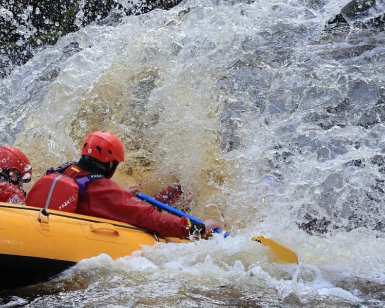 Extreme white water min