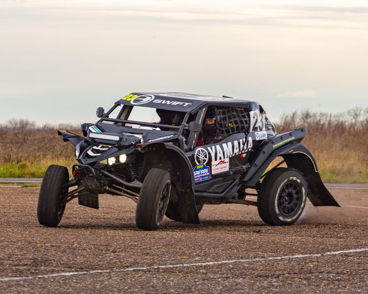 a yamaha xyz1 000r dakar rally prepared yamaha on a track