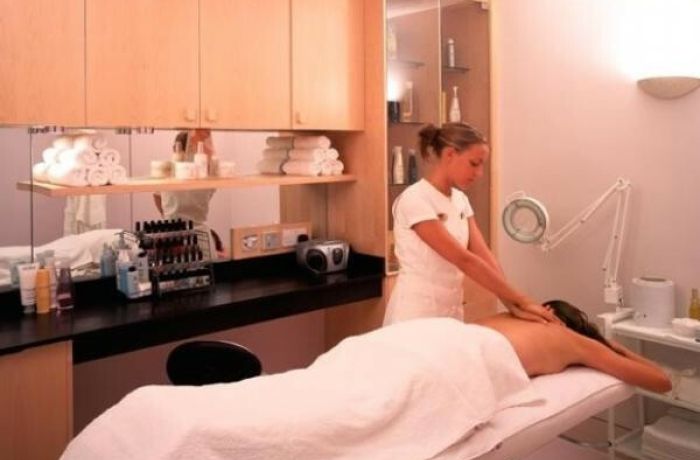 person having a beauty treatment at a spa at the Crowne plaza marlow hotel