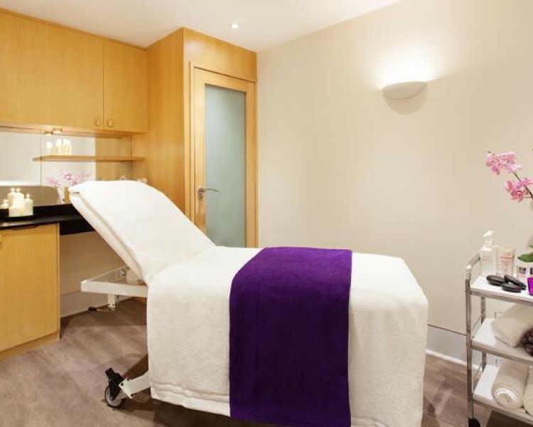 spa treatment room at the crowne plaza marlow hotel