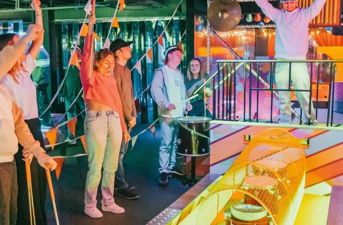 Crazy indoor golf min
